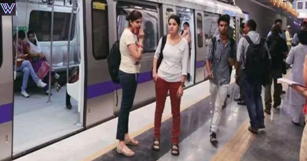 You will be surprised to see the desire to make reels in Delhi Metro