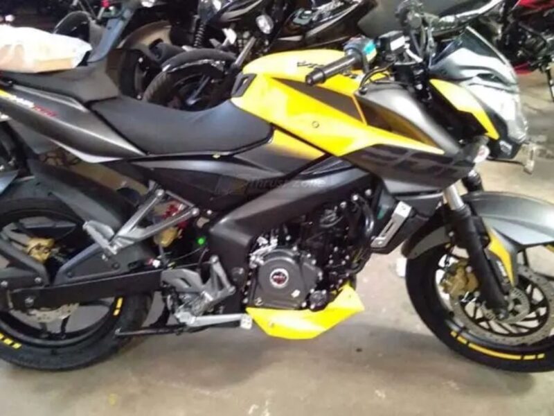 Bajaj Pulsar NS200 luxury look launched