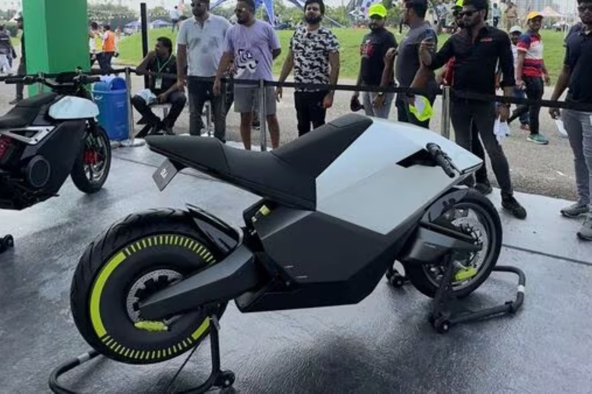 Ola electric will launch its super feature motorcycle in India