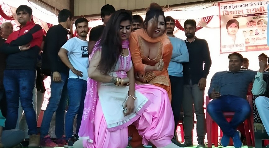 muskan and sunita dance hit on social media