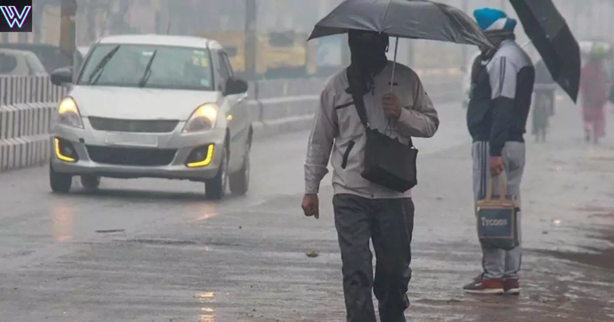 Strong winds in Delhi today, light rain in UP