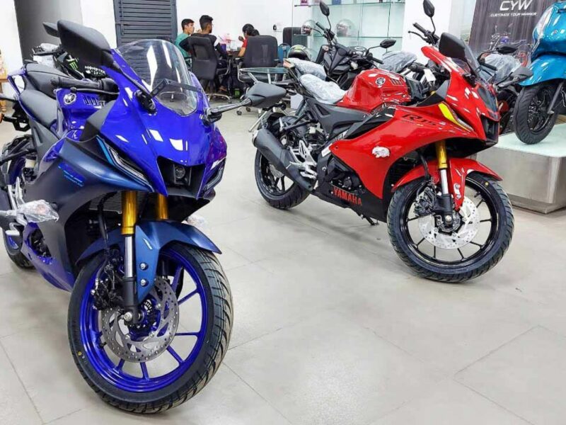 Bring home the powerful Yamaha R15 bike for just Rs 17 thousand