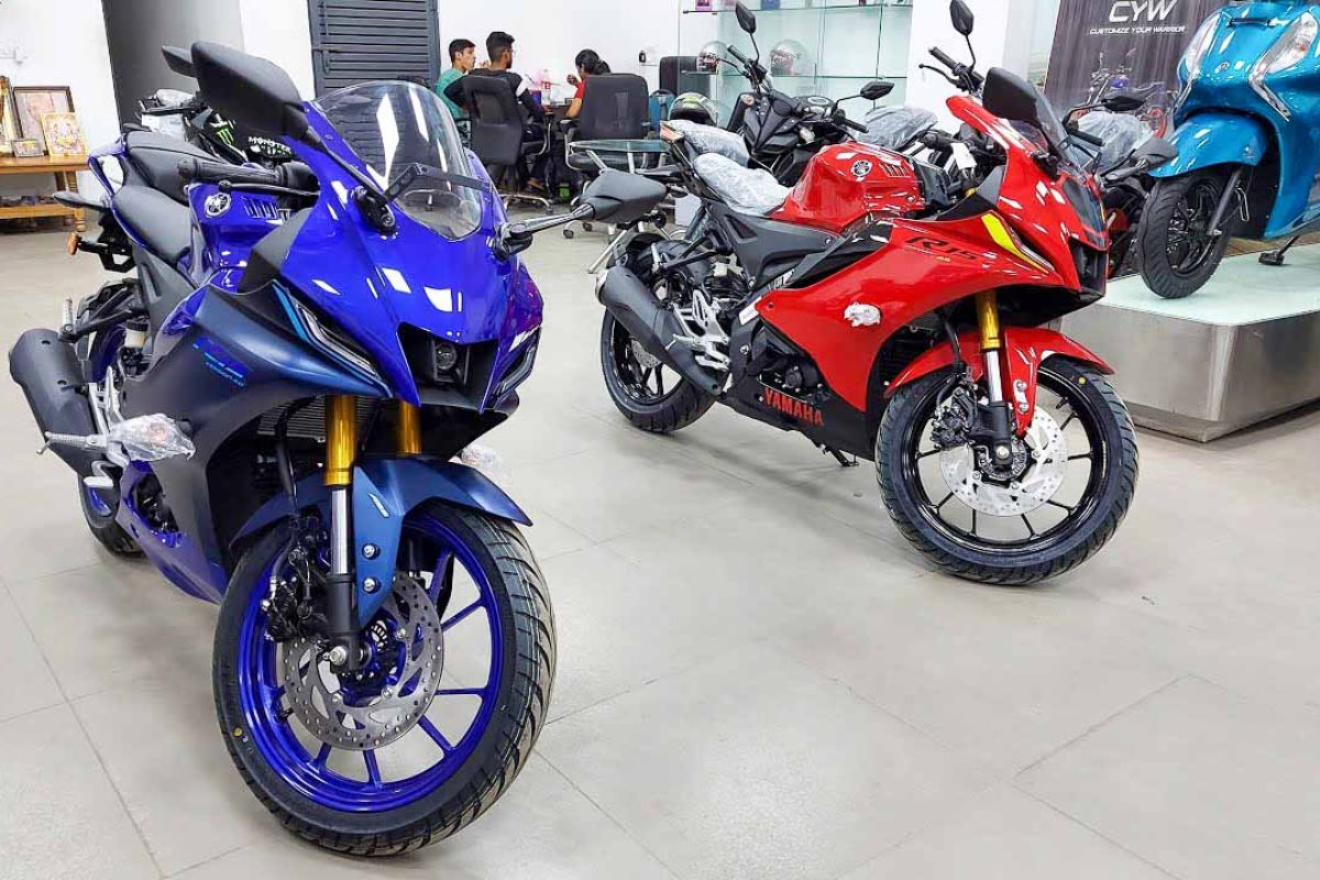 Bring home the powerful Yamaha R15 bike for just Rs 17 thousand