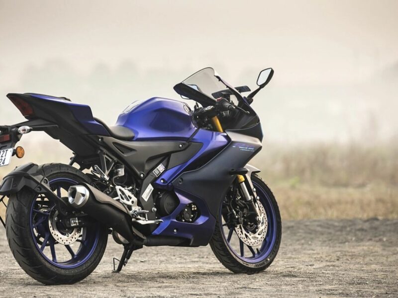 Bring home the powerful Yamaha R15 bike for just Rs 30 thousand