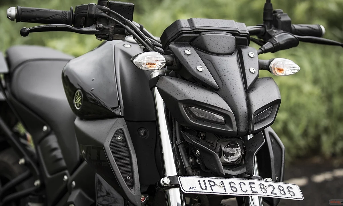 yamaha-mt-15-right-side-view2